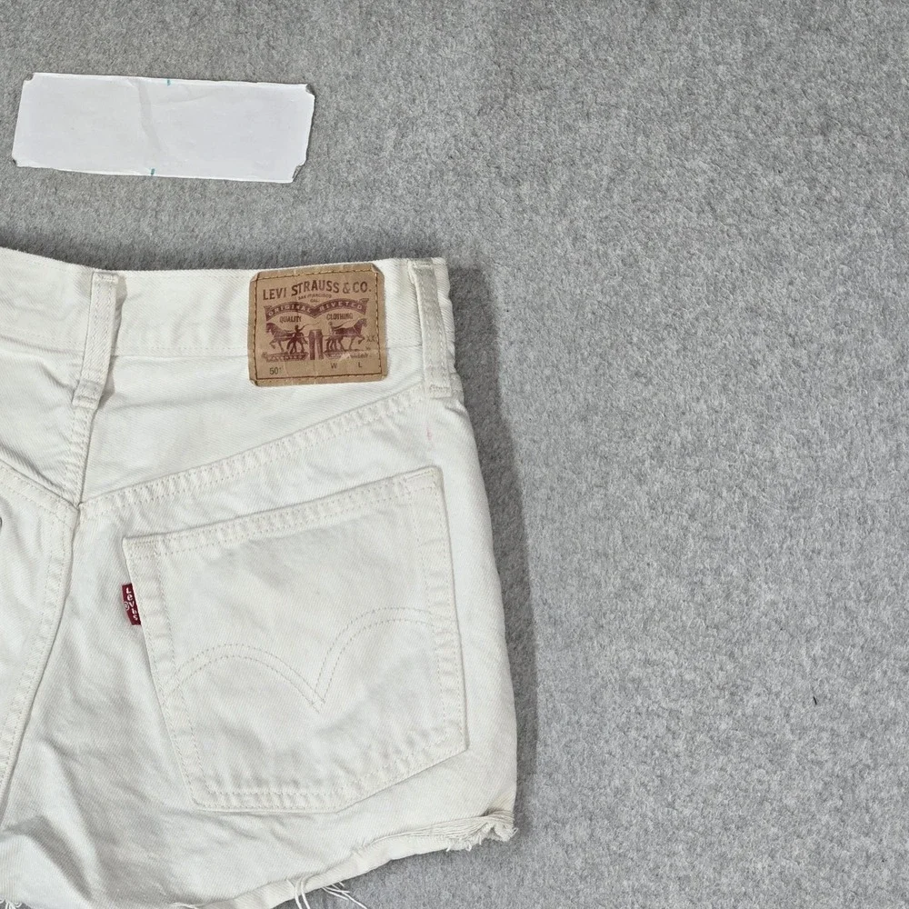 Levi's Women Shorts 26 White Denim Embroidered Shorts Graphic Cut Off